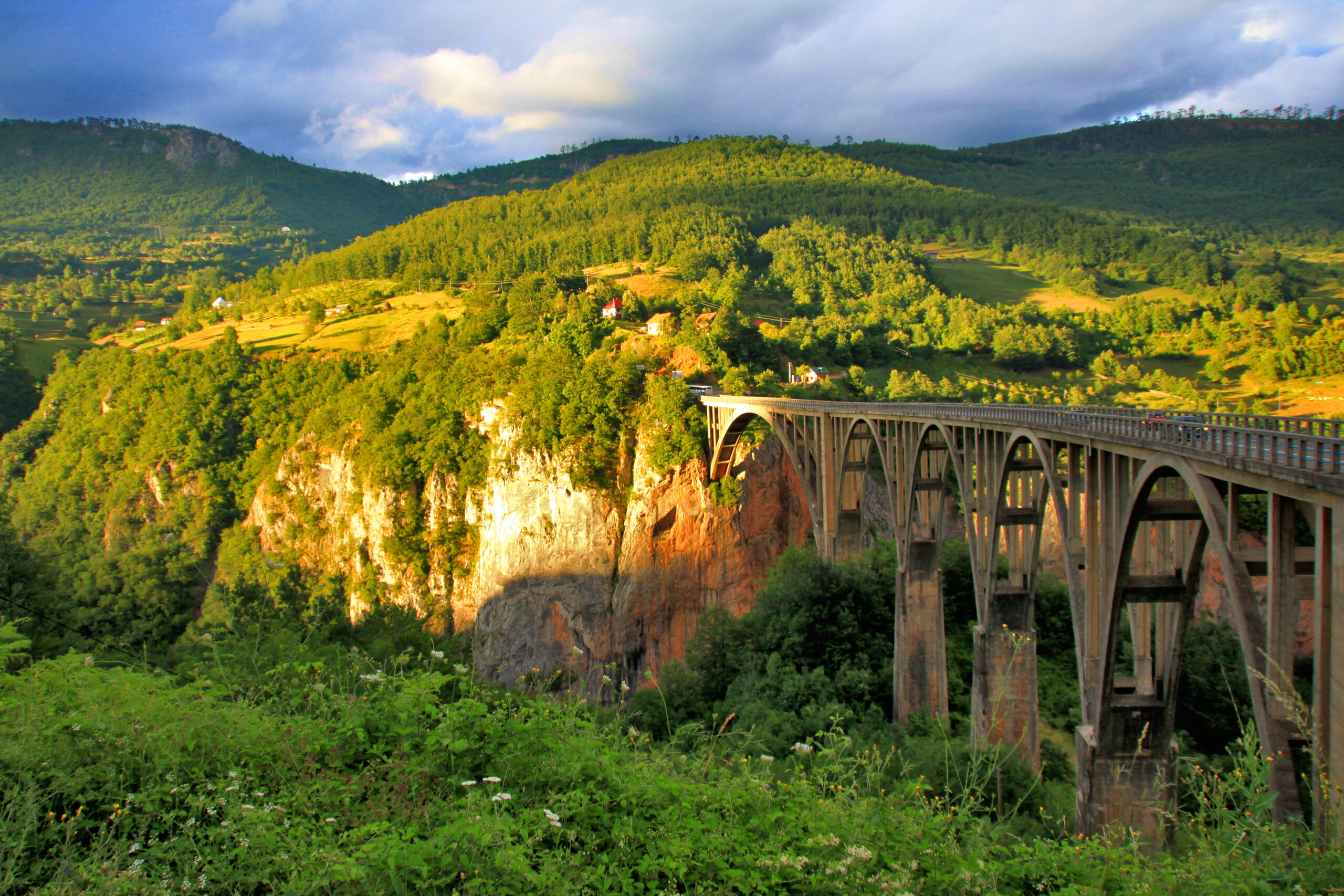 Djurdjevica,Arch,Bridge,Over,The,River,Tara.,Durmitor,National,Park,